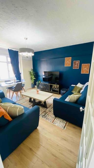 Family Marine Apartment With Sea View ดอว์ลิช ภายนอก รูปภาพ