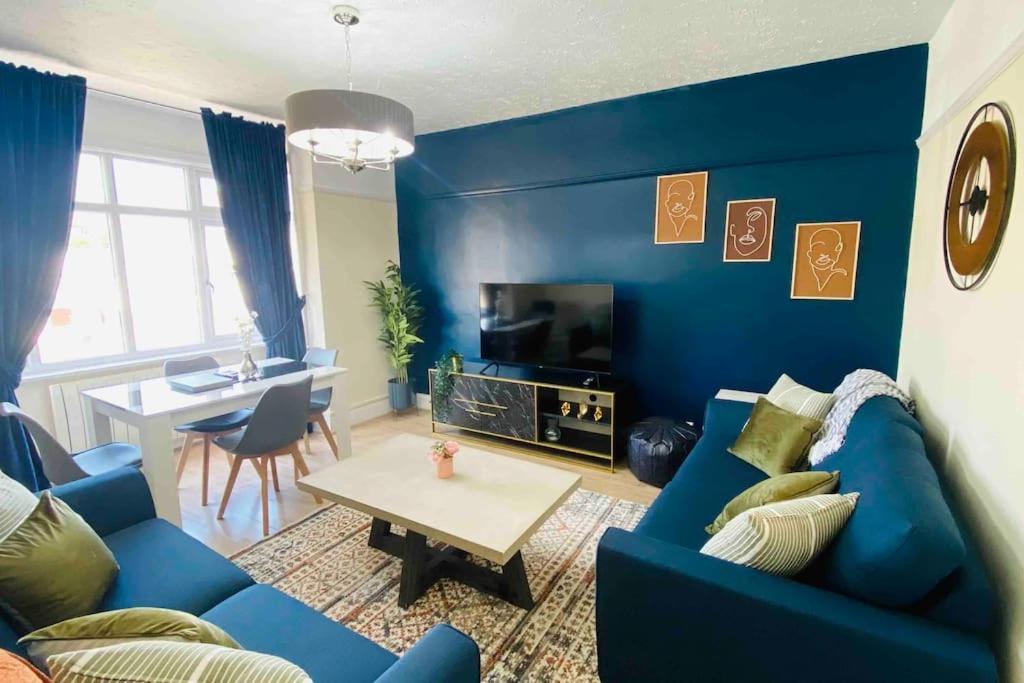 Family Marine Apartment With Sea View ดอว์ลิช ภายนอก รูปภาพ